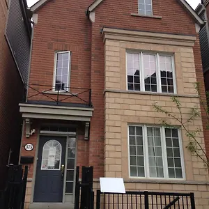 North Travelers Guest house Toronto